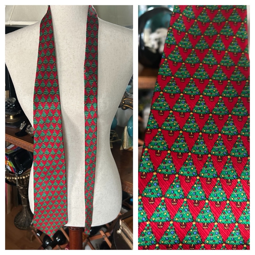 Silk Christmas Tree Tie